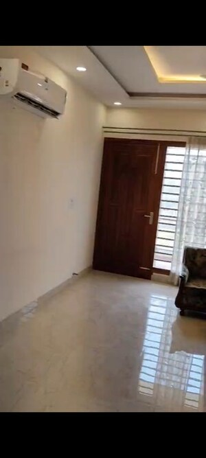 Room in 2 BHK Builder Floor at Sector 66 B – for Rent