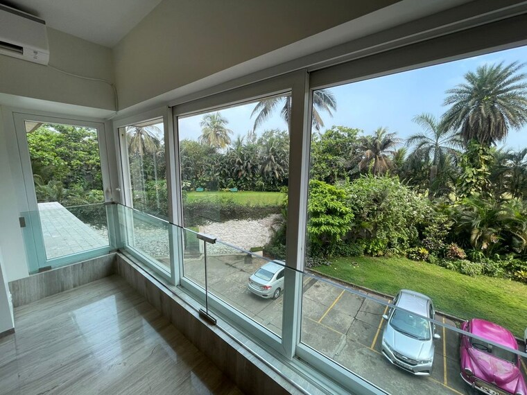 Balcony, breach-candy-gardens 3 Bedroom 1500 Sq.Ft. Apartment In Cumbala Hill Mumbai 10368247