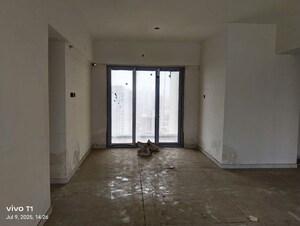 Room in  Apartment at Borivali West – for Sale