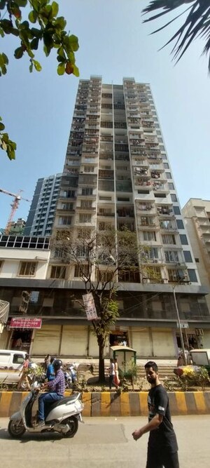  Apartment For Sale in Malad West