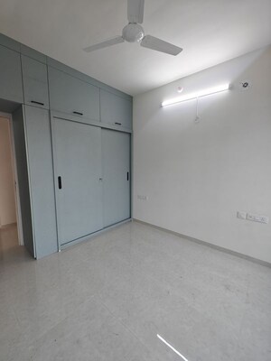 Room in 2 BHK Apartment at Nerul – for Rent