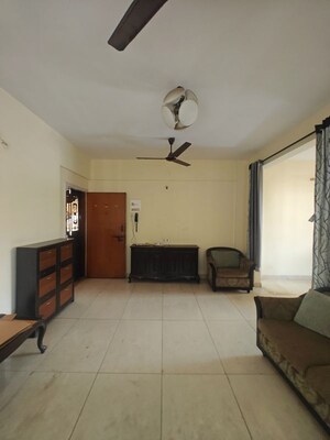 Bedroom in 2 BHK Apartment at Seawoods – for Rent
