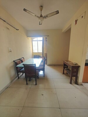 Team Area in 2 BHK Apartment at Seawoods – for Rent