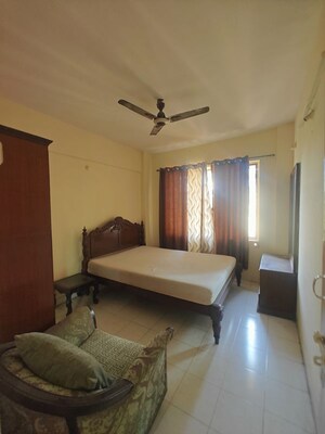 Living Room in 2 BHK Apartment at Seawoods – for Rent