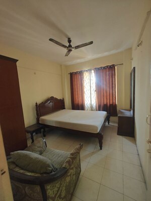 Living Room in 2 BHK Apartment at Seawoods – for Rent