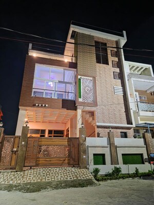 2 BHK Builder Floor For Rent in Laxman Chowk