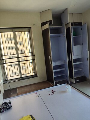 Room in  Apartment at Malad East – for Sale