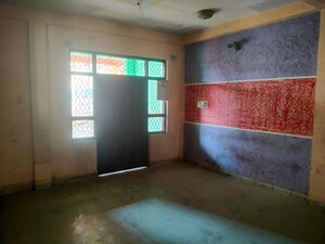 Room in  Independent House at Lakshman Nagar – for Sale