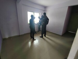 Room in  Apartment at SolapuR-Pune Highway – for Sale