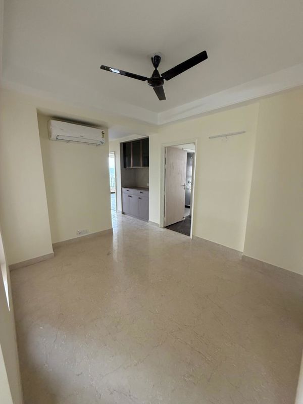 3.5 BHK + Servant Room Apartment For Rent in Bestech Park View Altura