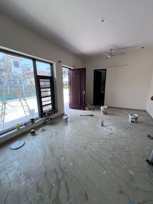 Room in 2 BHK Builder Floor at Auto Market – for Rent