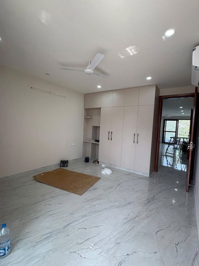 Room, sector 9 3 Bedroom 2450 Sq.Ft. Builder Floor In Sector 9 Gurgaon 10368702