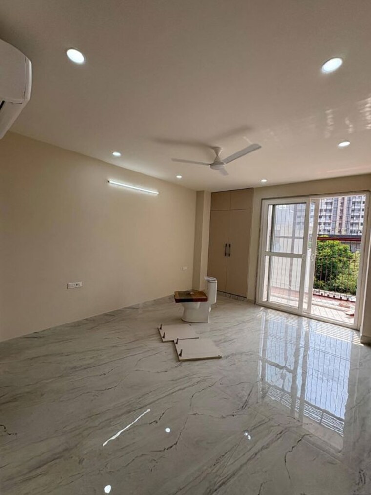Room, sector 9 3 Bedroom 2450 Sq.Ft. Builder Floor In Sector 9 Gurgaon 10368702
