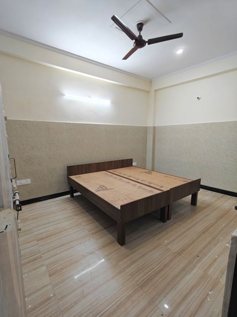 Room, sector 82 6+ Bedroom 6500 Sq.Ft. Independent House In Sector 82 Noida 10368712