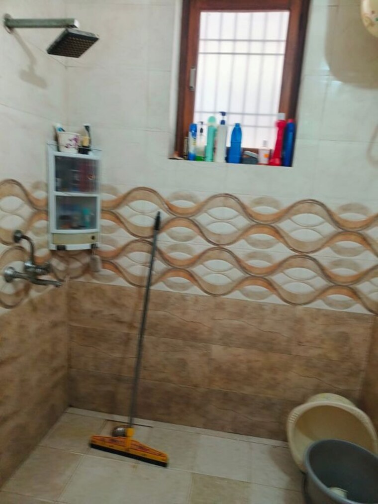 Bathroom, sector 9a 3 Bedroom 2250 Sq.Ft. Independent House In Sector 9a Gurgaon 10368757