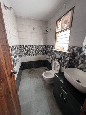 Team Area in 3 BHK Independent House at Sector 9a – for Rent