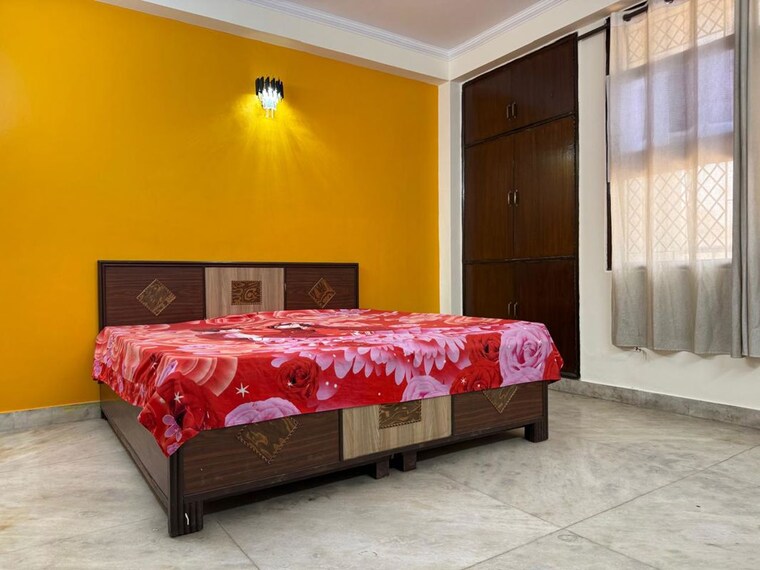 Bedroom, paryavaran complex 4 Bedroom 220 Sq.Yd. Builder Floor In Paryavaran Complex Delhi 10368797