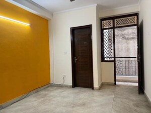 Room in 4 BHK Builder Floor at Paryavaran Complex – for Sale