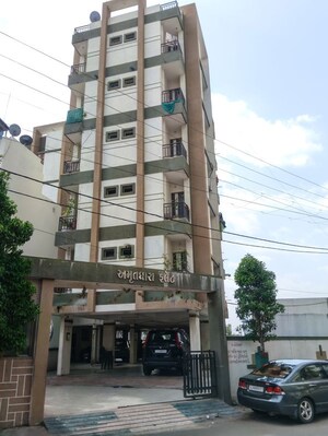  Apartment For Sale in Santoshi Nagar Slum
