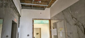 Room in  Apartment at Khar West – for Sale