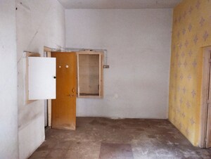 Room in  Independent House at Gomtipur – for Sale