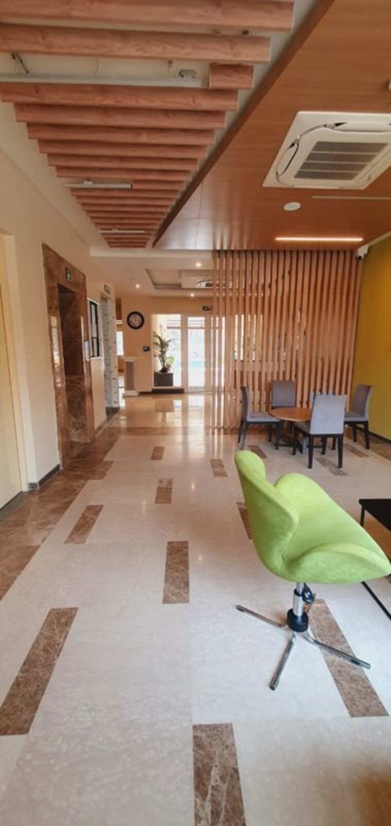 Living Room, nimbus-the-express-park-view-ii 2.5 Bedroom 1292 Sq.Ft. Apartment In Chi V Greater Noida Greater Noida 10369152