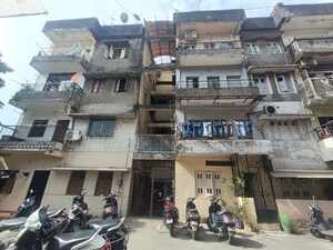 Apartment For Sale in Umarwada