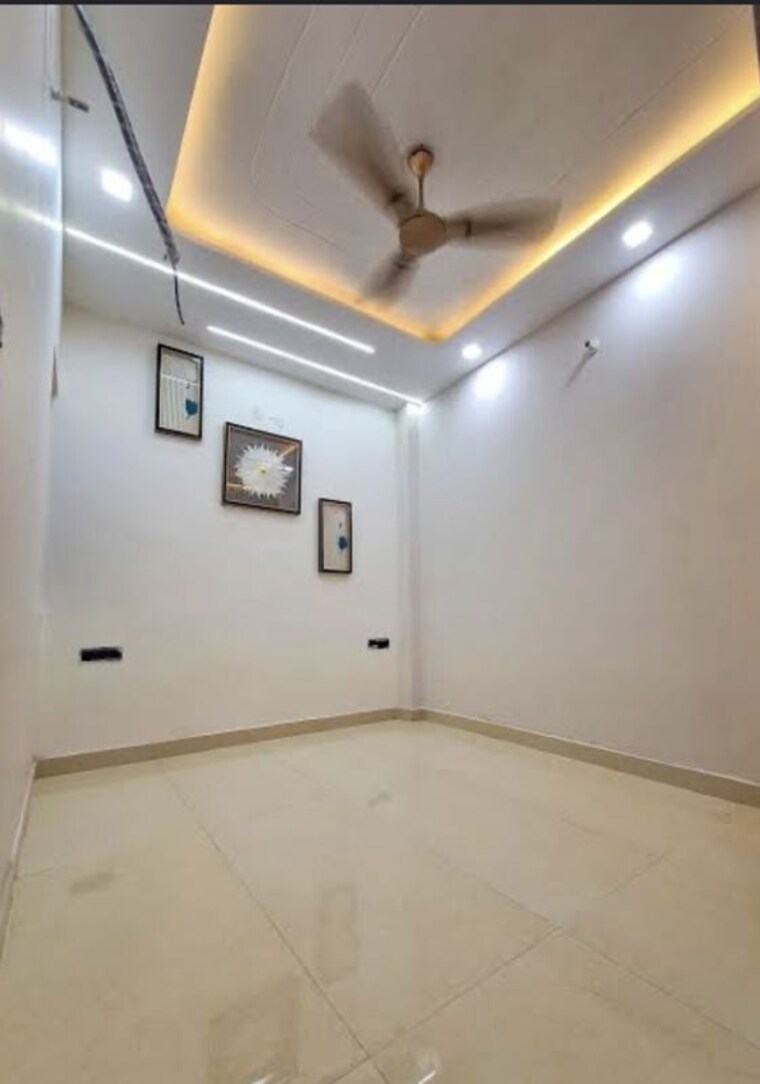 undefined, sector 15 6 Bedroom 500 Sq.Yd. Independent House In Sector 15 Faridabad 10369556