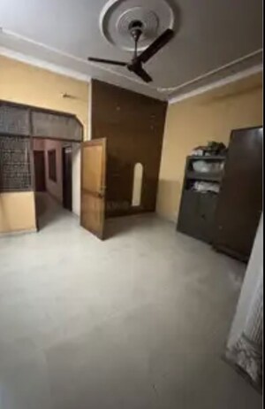 Room in 4 BHK Independent House at Sector 8 – for Sale