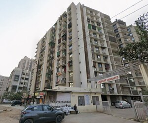  Apartment For Sale in Gidc Naroda