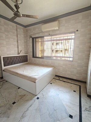 Room in 2 BHK Apartment at Gundecha Marigold, Kandivali East – for Rent