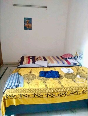 Bedroom in 2.5 BHK Builder Floor at Ultima 107, Sector 104 – for Rent