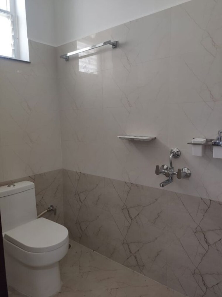 Bathroom, kondapur 3 Bedroom 1842 Sq.Ft. Builder Floor In Kondapur Hyderabad 10369998