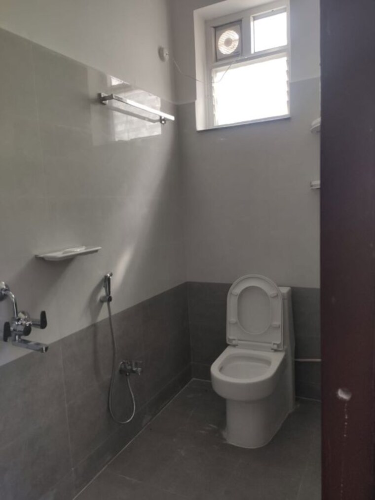 Bathroom, kondapur 3 Bedroom 1842 Sq.Ft. Builder Floor In Kondapur Hyderabad 10369998