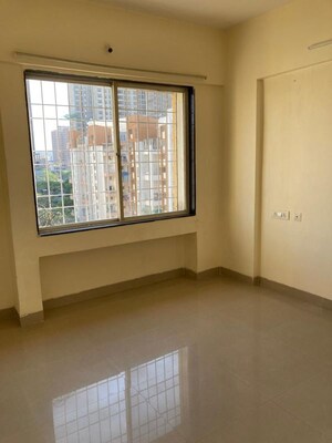 Room in 2 BHK Apartment at Bhansali Whispering Winds, Pashan – for Rent