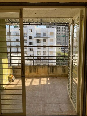 Room in 2 BHK Apartment at Bhansali Whispering Winds, Pashan – for Rent