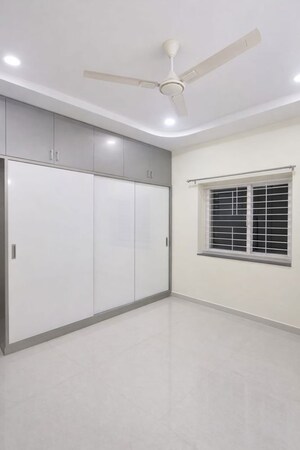 Room in 3 BHK Builder Floor at Kondapur – for Rent