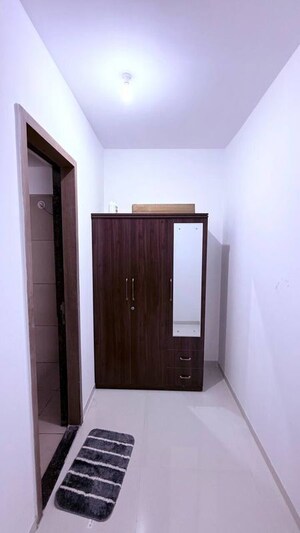 Room in 3 BHK Apartment at Majestique Signature Towers, Balewadi – for Rent