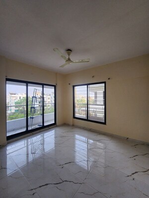 Room in 3 BHK Apartment at New Manish Nagar – for Rent