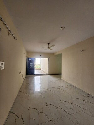 Room in 3 BHK Apartment at New Manish Nagar – for Rent