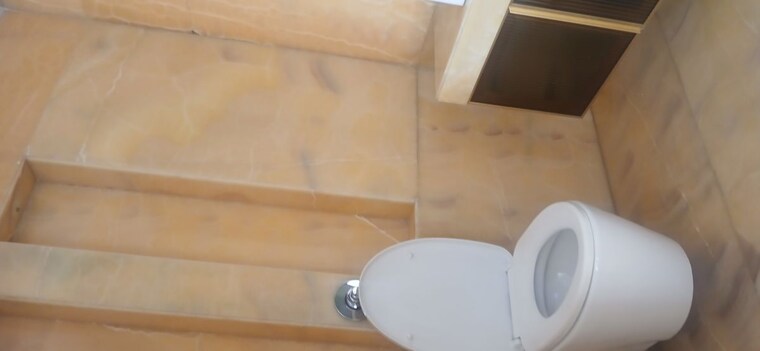 Bathroom, hiranandani-garden-ambrossia 4 Bedroom 2575 Sq.Ft. Apartment In Powai Mumbai 10370032