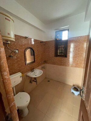 Bathroom in 2 BHK Builder Floor at Ansal Plaza Sector-23, Sector 23 – for Rent