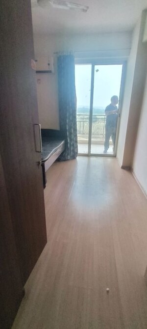 Room in 3.5 BHK Apartment at DLF Express Greens, Manesar Sector 1a – for Sale