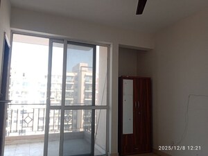 Room in 3.5 BHK Apartment at DLF Express Greens, Manesar Sector 1a – for Sale