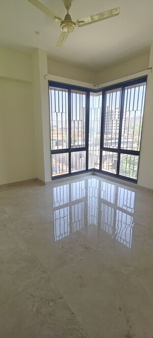 Room in 2.5 BHK Apartment at United Arise, Lohgaon – for Rent