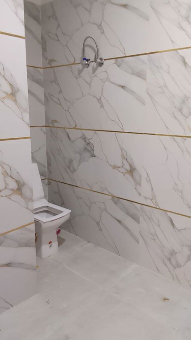Bathroom, maan-heights 1 Bedroom 600 Sq.Ft. Builder Floor In Gaur City 1 Greater Noida 10370061