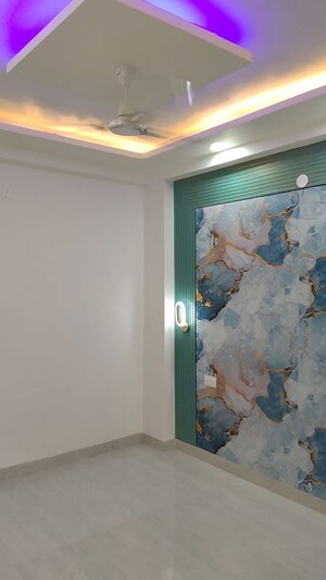 Room in 2 BHK Builder Floor at Aarya Vihar, Sector 73 – for Sale