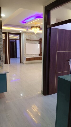 Room in 2 BHK Builder Floor at Aarya Vihar, Sector 73 – for Sale