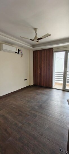 3 BHK + Servant Room Apartment For Sale in Unitech Heritage City