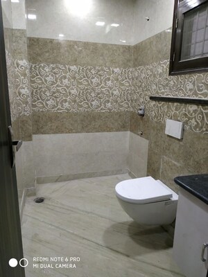 Bathroom in 3 BHK Apartment at Unitech Heritage City, Sector 25 – for Sale